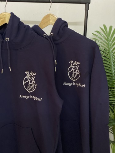 هودي قلب مع حرف