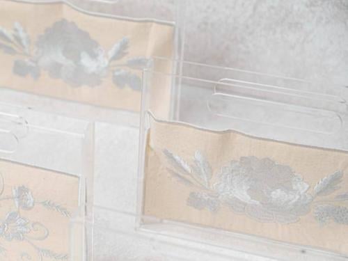 ظرف قماش مطرز مع شنطة اكريليك (2)