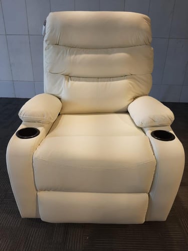 761- كرسي استرخاء ثابت ريمو ثابت جلد أبيض ناصع