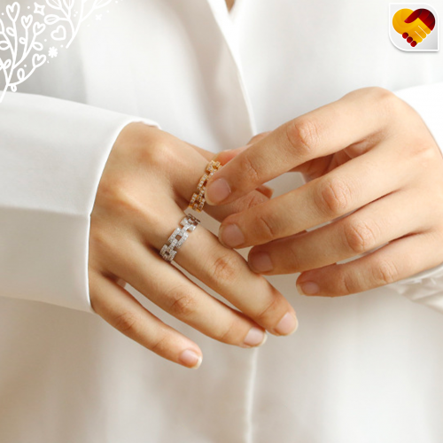 خاتم ذهبي وفضي بشكل سلسلة بفصوص لامعة