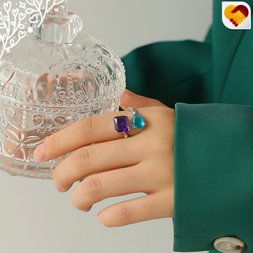 خاتم ذهب ابيض مزين بالوان الزريكون