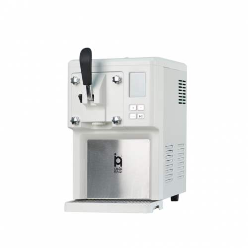 صانعة آيس كريم أبيض