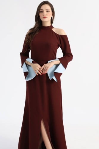 فستان هاينك من قماش الكريب بألوان وقصة مميزة