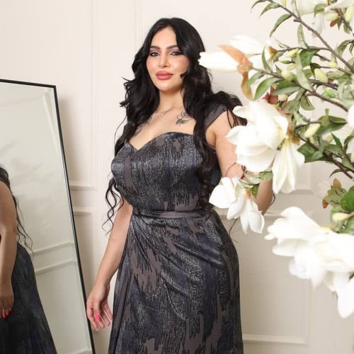 فستان سهرة طويل من الحرير