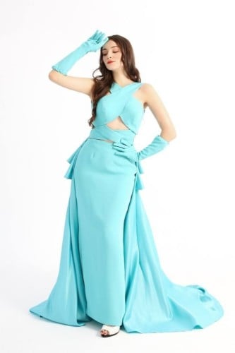 فستان سهره بلون التركواز وقصه ذيل فخمة من قماش الت...