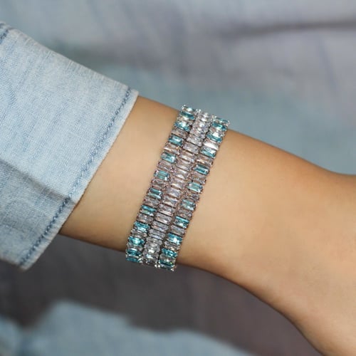 اسورة تنس فضي وسماوي - مطلية بالذهب عيار 18