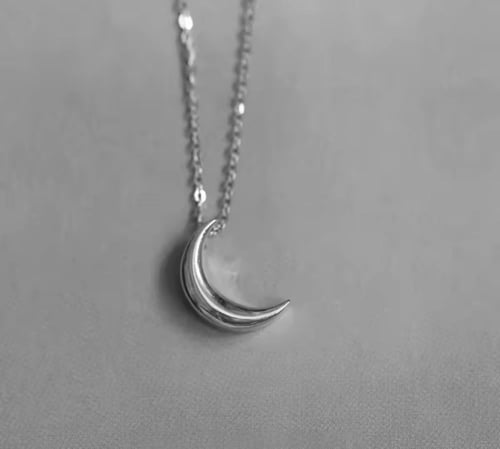 سلسال فضة شكل قمر