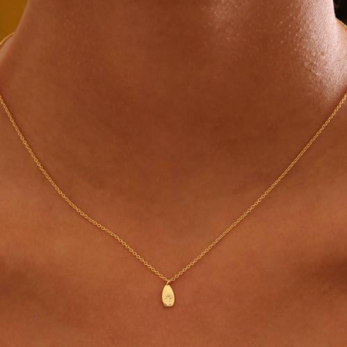 سلسال فضة على شكل نجمة بيضاوية من الزركون