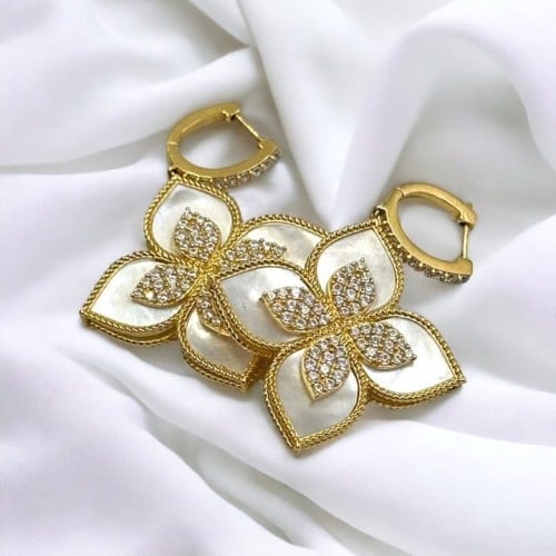 حلق روبيرتو كوين صدف ابيض