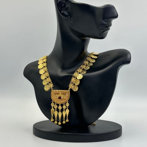 عقد بتصميم تراثي عيار ٢١ (فص احمر)