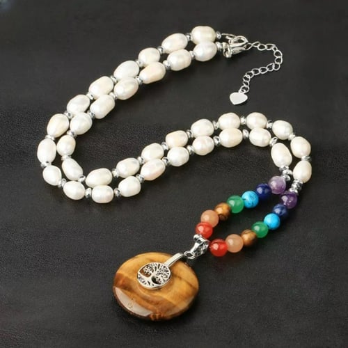 سلسال طويل من اللولو والحجر الطبيعي