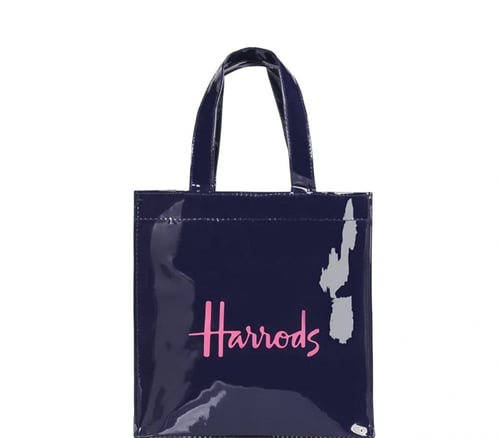 حقيبة هارودز الوردية: تصميم عملي مقاوم للماء بأناق...