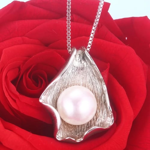 سلسال صدفة اللولو الطبيعي والفضة الاسترليني