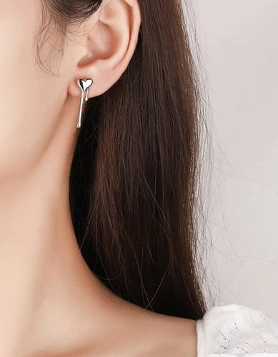 حلق القلب الدامي من الفضة