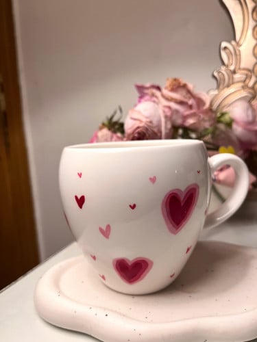 كوب "القلوب" مرسوم يدوياً