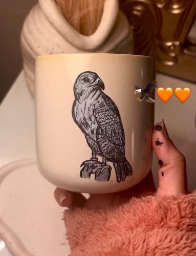 كوب -الصّقر-مرسوم يدوياً