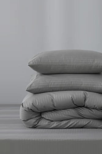 طقم مفرش فاخر – مايكروفايبر ناعم 4 قطع (نفر)