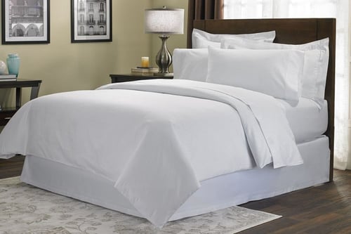 طقم مفرش ابيض مقلم فندقي فاخر نفرين