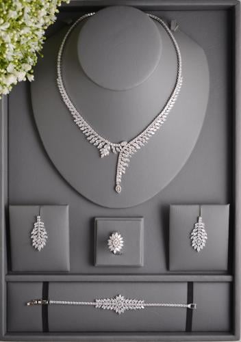 طقم زركون ليفانا الملكي بتصميم أوراق متلألئة