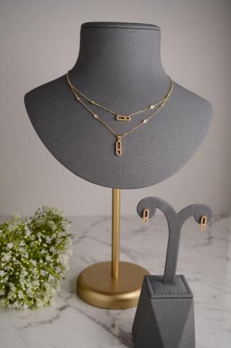 سلسال تشوكر ذهبي مزدوج بتعليقات مستطيلة مرصعة بالز...