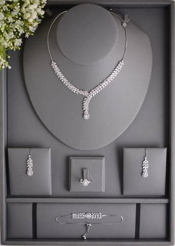 طقم مجوهرات زركون فضي فاخر بتصميم دمعة