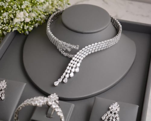 طقم زركون فاخر بتصميم متدل ملكي