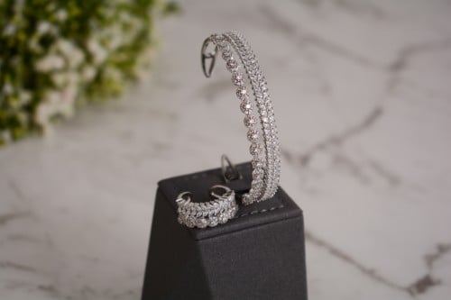 طقم سوارة وخاتم فضي مزخرف بأحجار لامعة لإشراقة ساح...