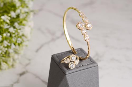 اسورة و خاتم زركون بتصميم الألماس مطلي ذهب عيار 18...