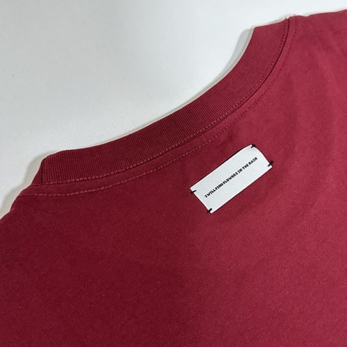 تيشيرت اكاشا الاحمر الغامق