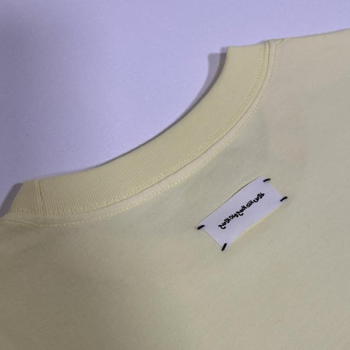 تيشيرت اكاشا الاصفر