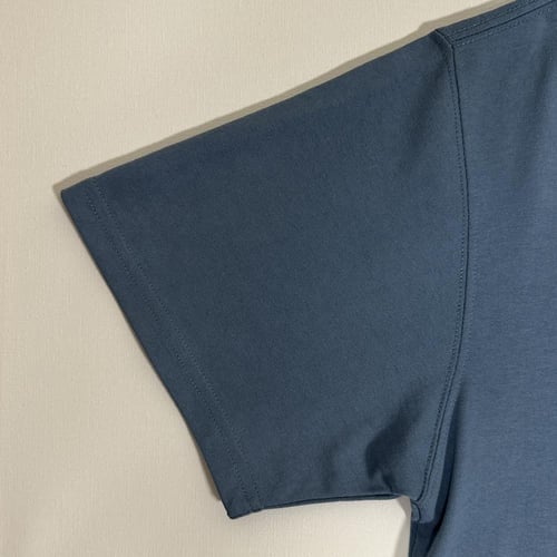 تيشيرت اكاشا الازرق الغامق