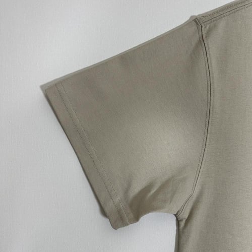 تيشيرت اكاشا البيج