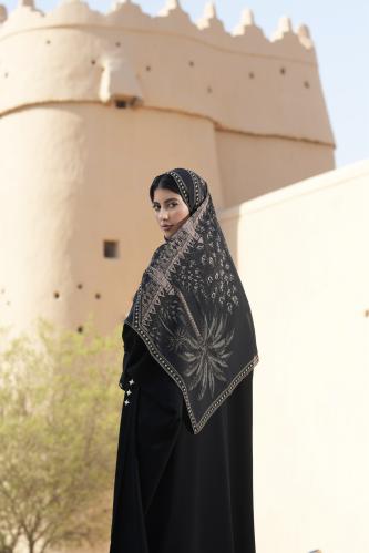 Only tarha "فقط طرحة"