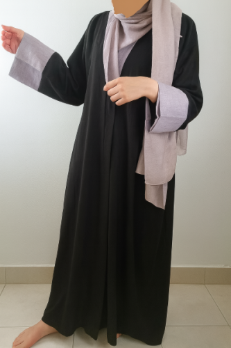 عباية سوداء