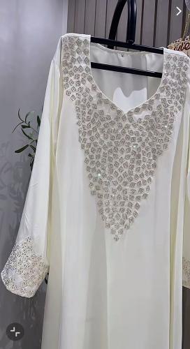 مخاوير مطرز بالقصوص