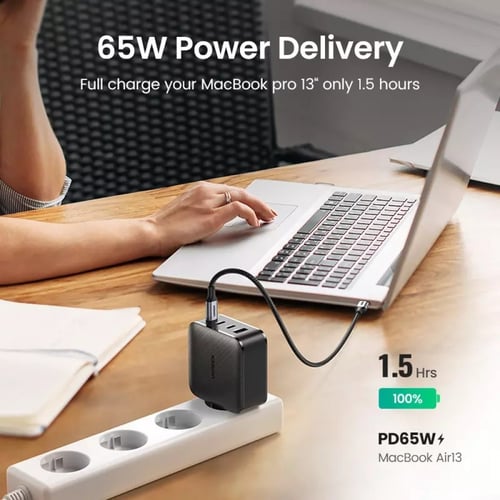 شاحن جداري بأربعة منافذ