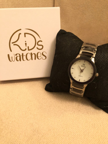 ساعة ولادي فضي واسود