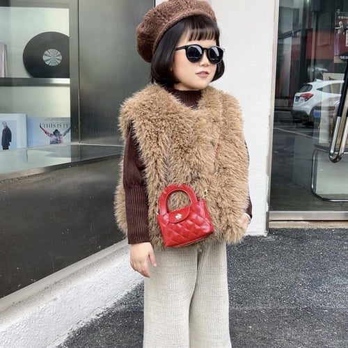 شنطة اطفال شبيهة شانيل