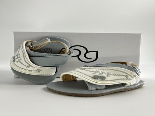 نعال زبيري شرقي اطفال باللون الازرق والبيج