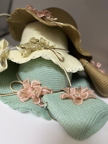 قبعة اطفال بوردة