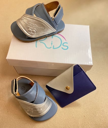 نعال زبيري للاطفال بلونه الأزرق السماوي