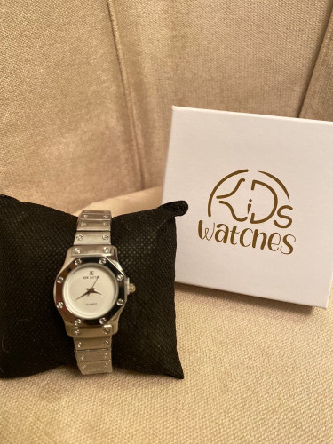 ساعة ادمر فضي