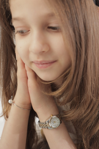 ساعةالشيخة ذهبي وفضي مينا ابيض