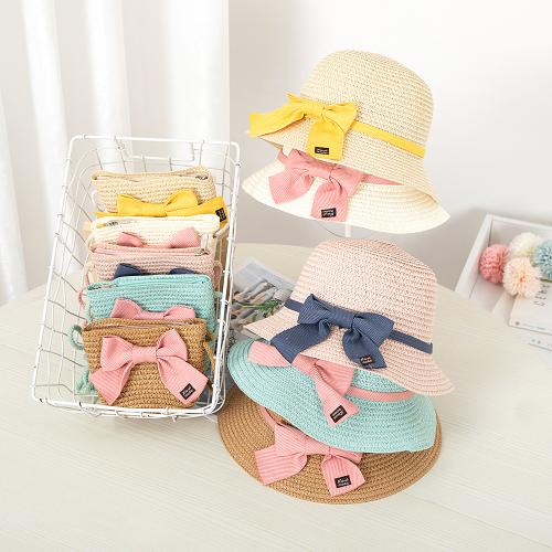 قبعة بناتية مع حقيبة