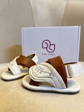 زبيري نعال شرقي للاطفال - ابيض وبني