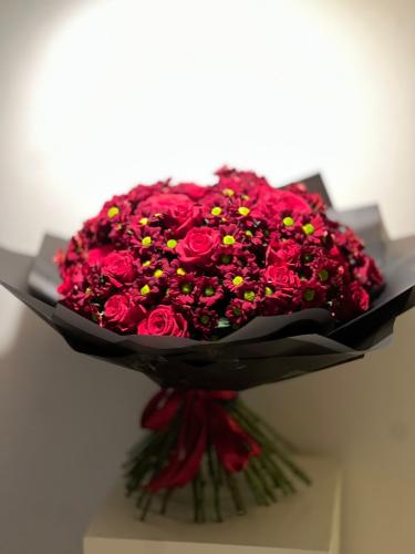 باقة ورد أحمر طبيعي