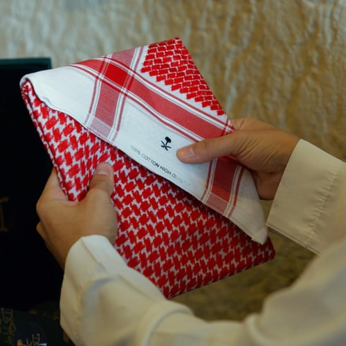 شماغ ملكي الخاص مودرن احمر دم الغزال 2025