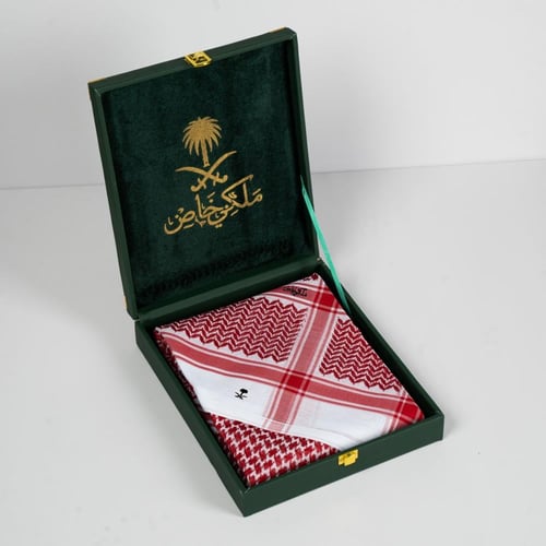 شماغ ملكي كلاسيك العقيق احمر غامق 2025