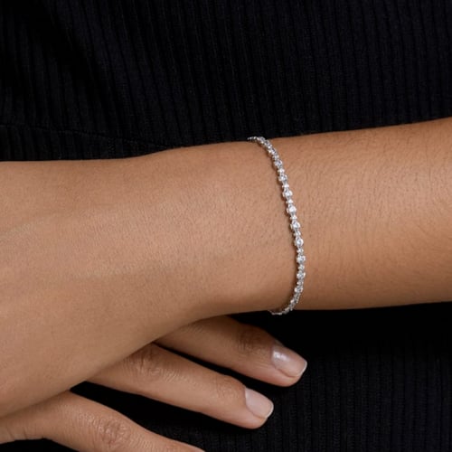 اسوارة سواروفسكي فضي بالزيركون