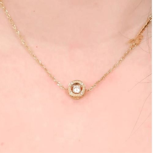 سلسال ذهبي بالحجر الأبيض ماركة جيس